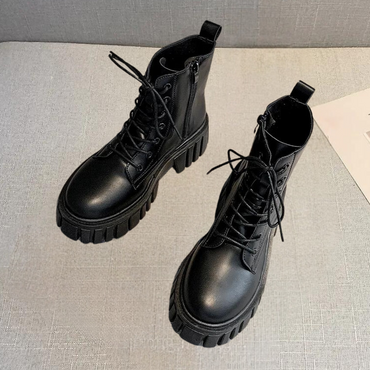 Venetia - Eleganter Damenstiefel mit raffinierten Schnürsenkeln und praktischem Reißverschluss
