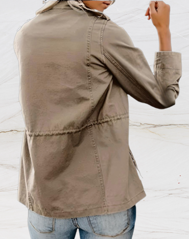 Nora - Elegante Langarmjacke mit vier funktionellen Taschen für Frauen
