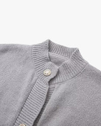 Manon | Strickjacke mit Knöpfen und Federärmeln