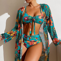 Dreiteiliges Bikini Set