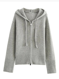 Kornelia | Strickjacke mit Kapuze und Reißverschluss