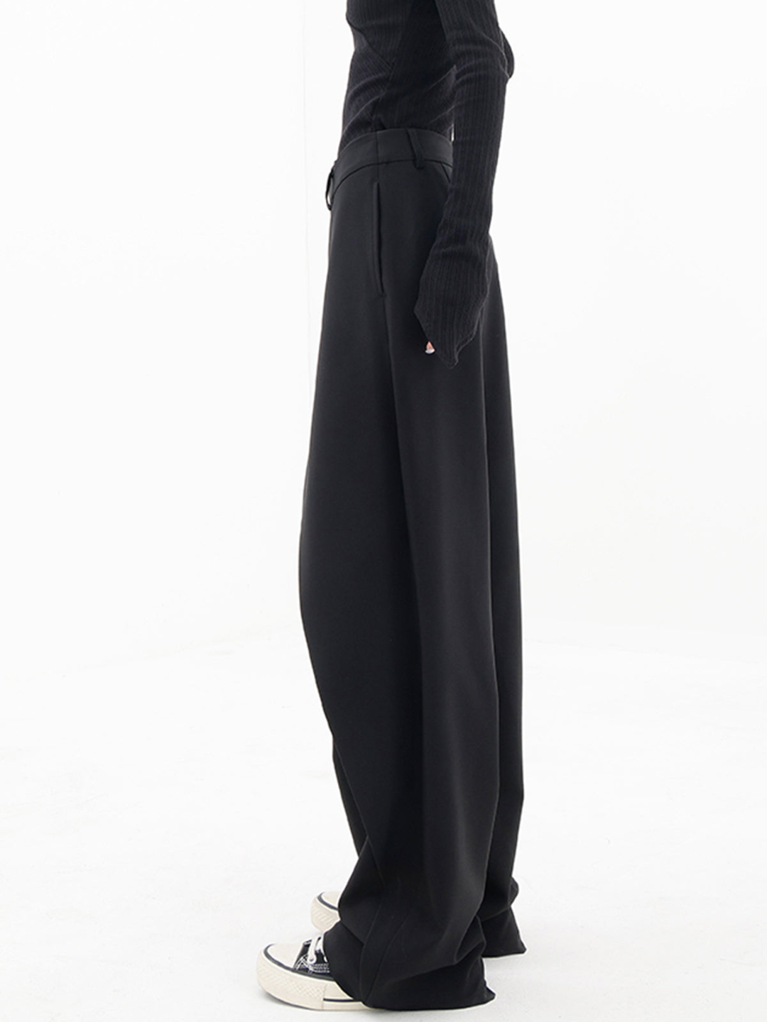 Vera | Übergroße Hose mit Doppelknoten-Detail