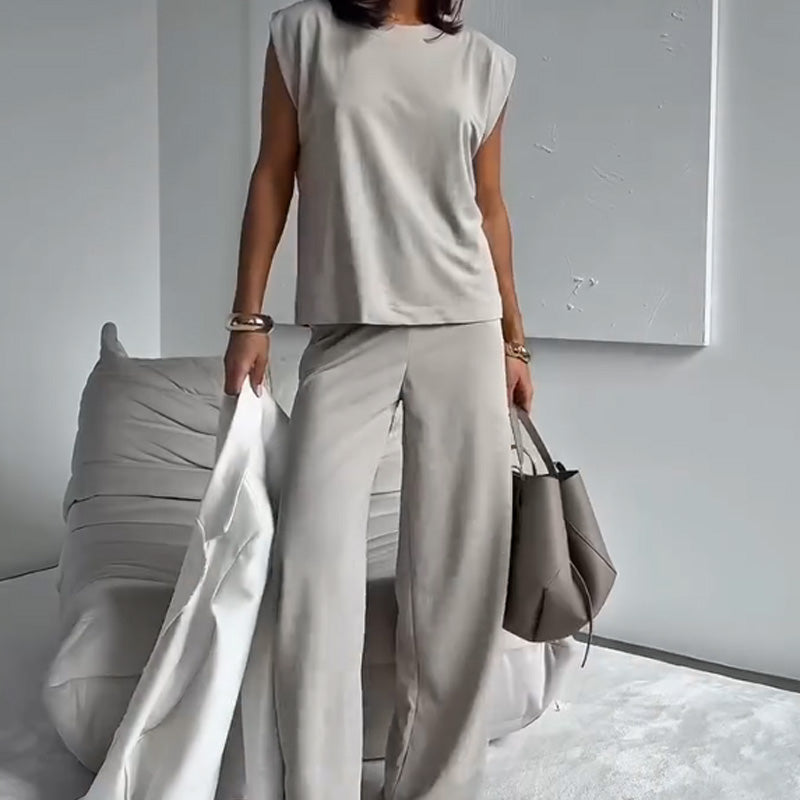 Schickes zweiteiliges Set aus T-Shirt und weiten Hosen