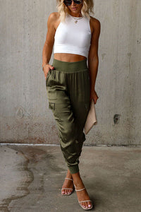 Satin-Jogginghose mit hoher Taille und Taschen