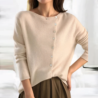Modische Strickjacke mit Knopfverschluss - Arleth