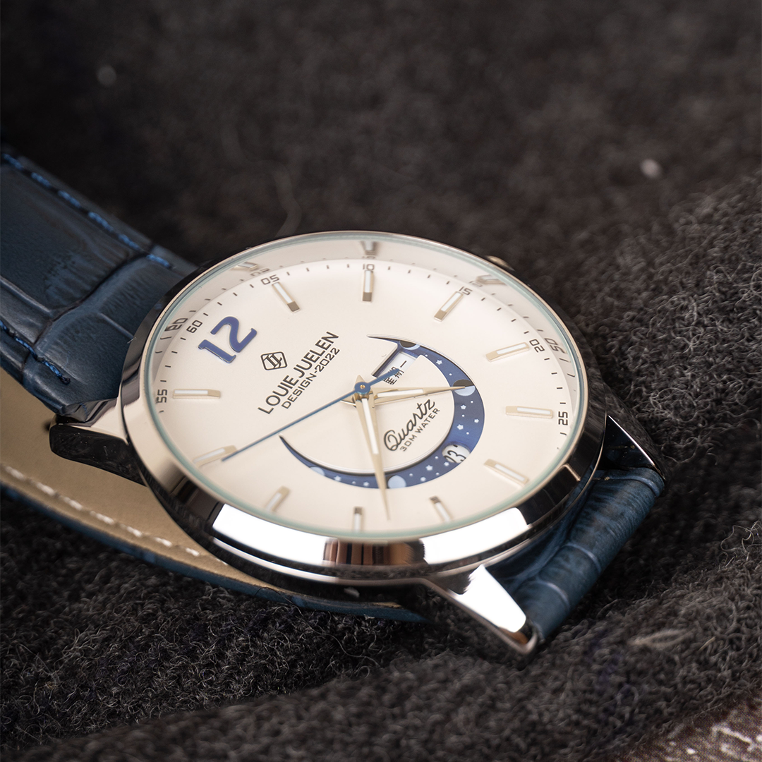 Elegante Uhr mit Mondphase