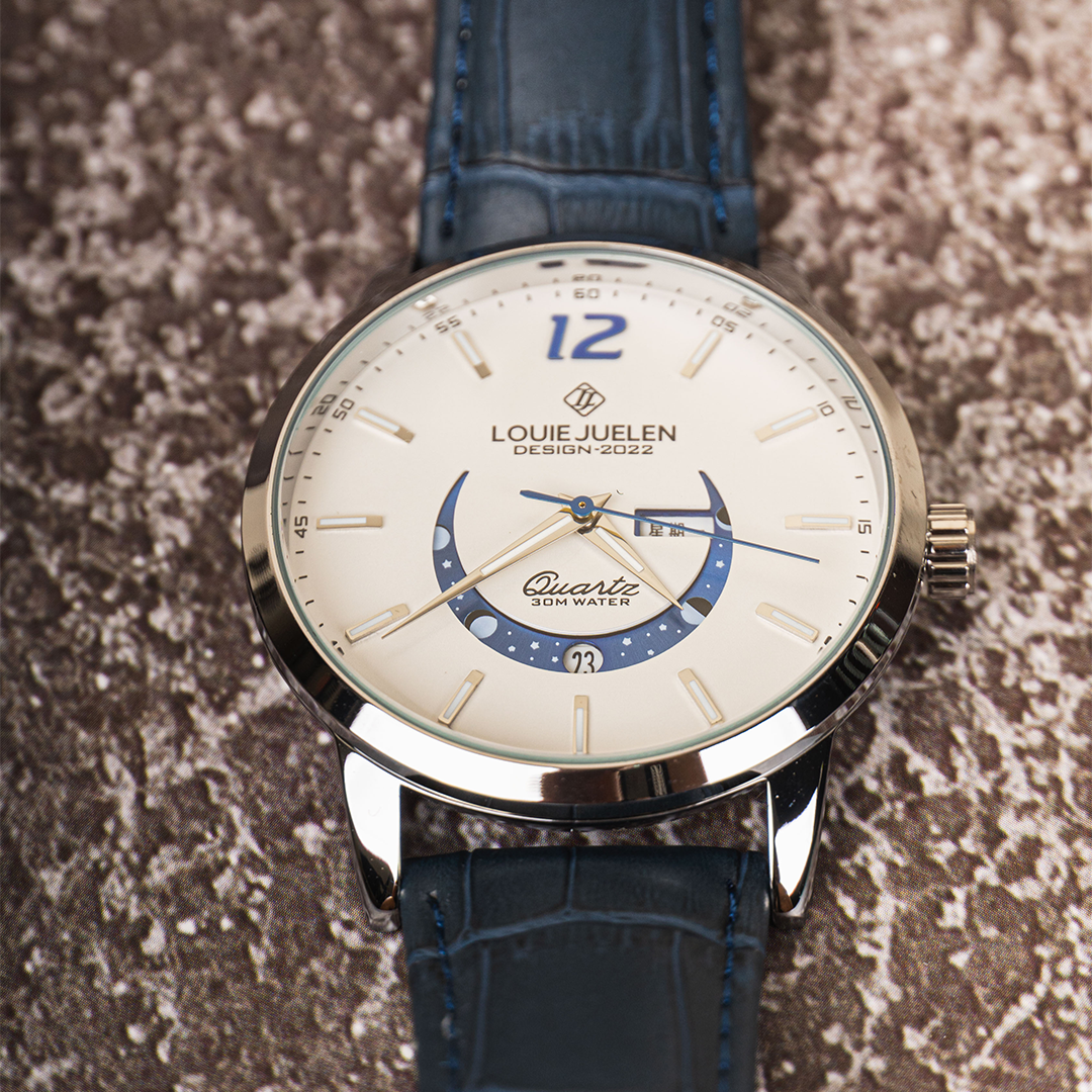 Elegante Uhr mit Mondphase