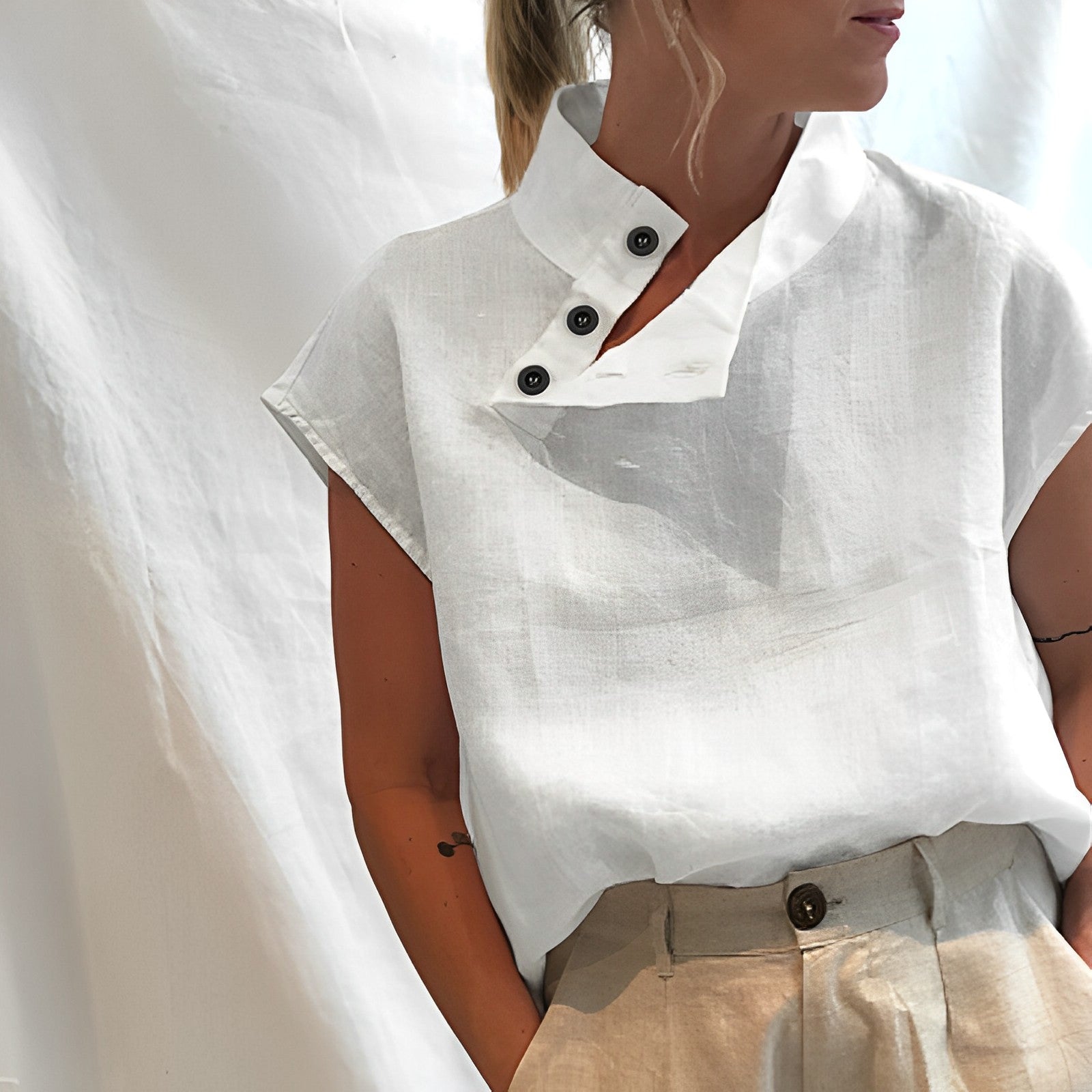 Lina – Stilvolle Bluse mit maskulinem Touch & Vintage-Charme