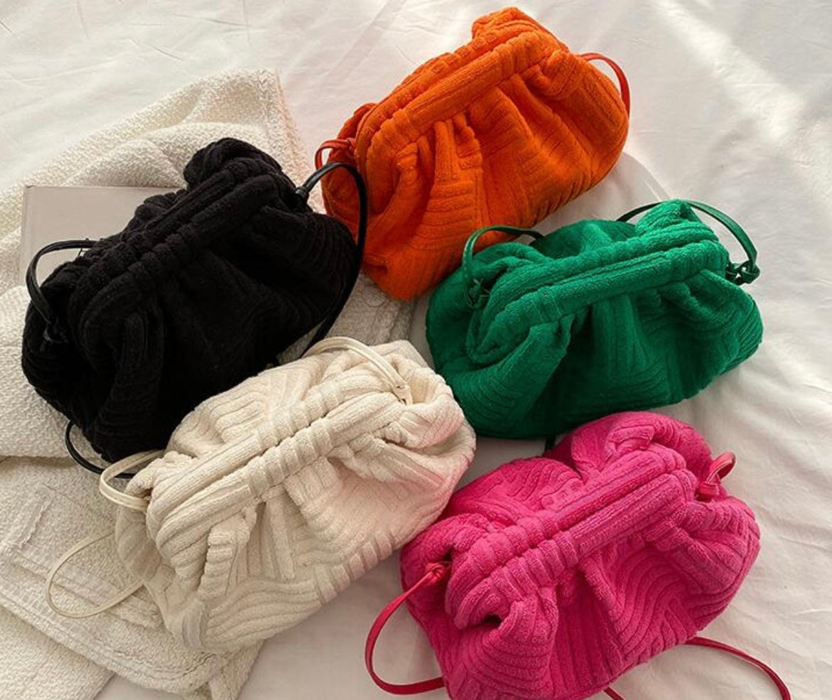 Sabrina - Elegante und funktionelle Handtuchtasche für Frauen