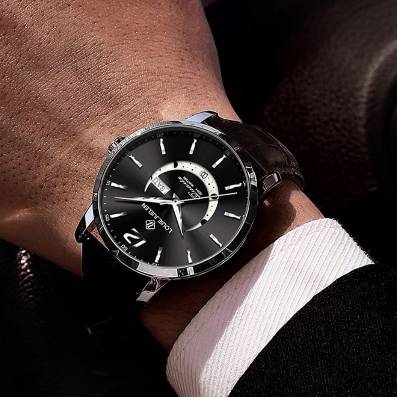 Elegante Uhr mit Mondphase