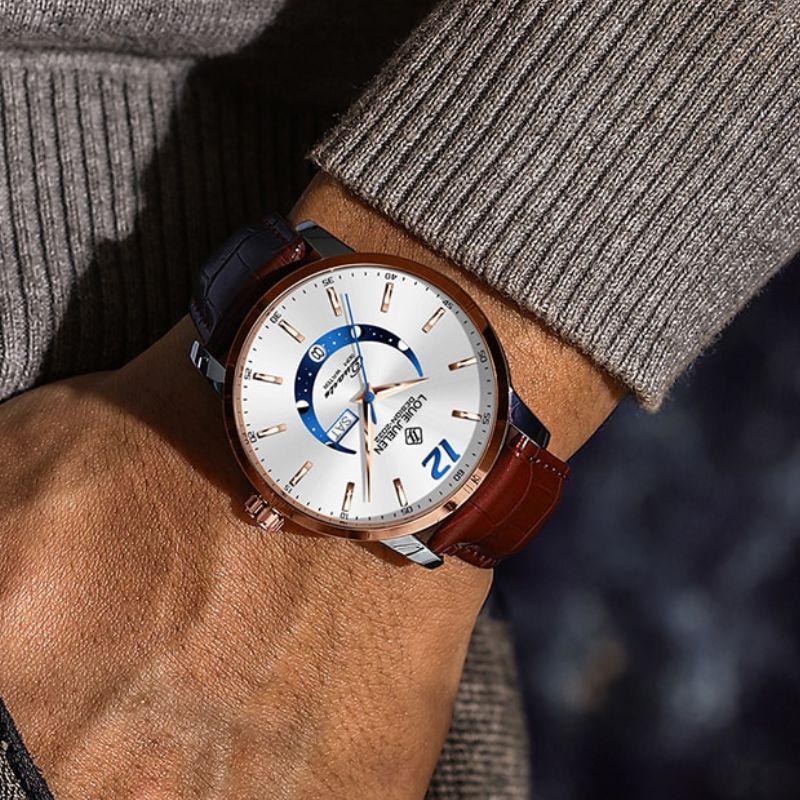 Elegante Uhr mit Mondphase