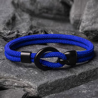 Stilvolles handgefertigtes Seilarmband für Männer - perfekt für einen lässigen Herbstlook!