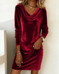 Frosina – Ausgestelltes Samtkleid