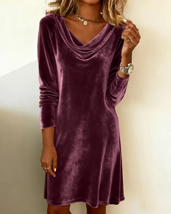 Frosina – Ausgestelltes Samtkleid