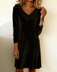 Frosina – Ausgestelltes Samtkleid