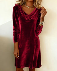 Frosina – Ausgestelltes Samtkleid