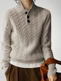 Britta | Eleganter Damenpullover mit Raffinierten Knöpfen