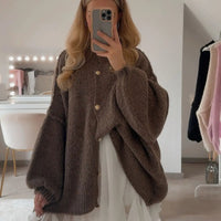 Bella | Übergroße Strick-Cardigan mit Goldknöpfen