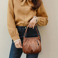 Iris - Klassische Herbst Handtasche aus weichem Leder für Frauen